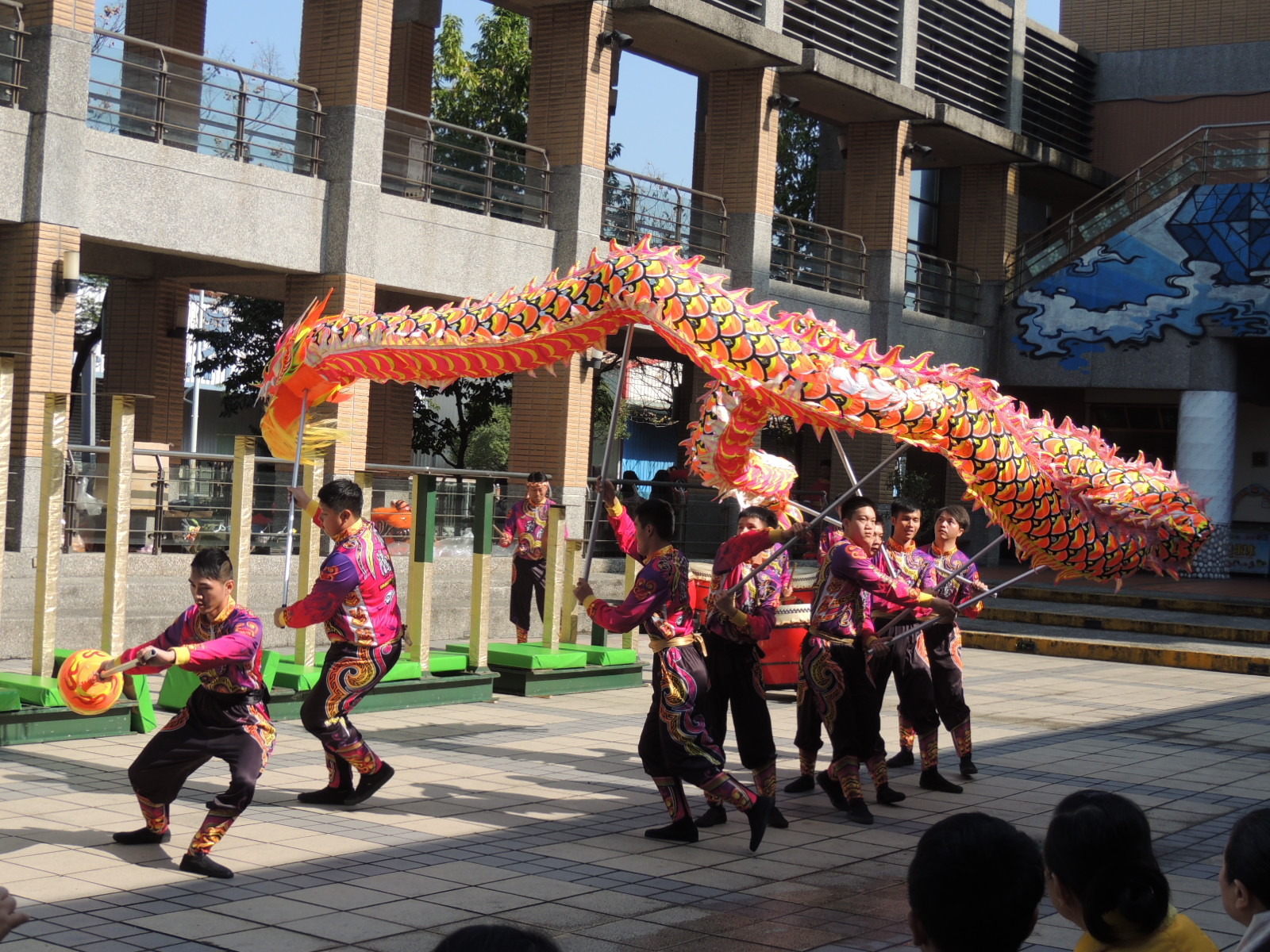 108年哈客樂園開園迎新春舞龍表演