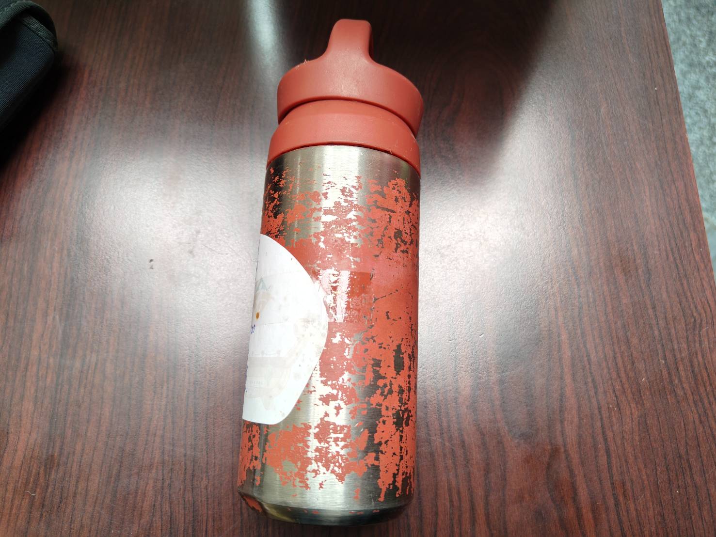 橘色水壺